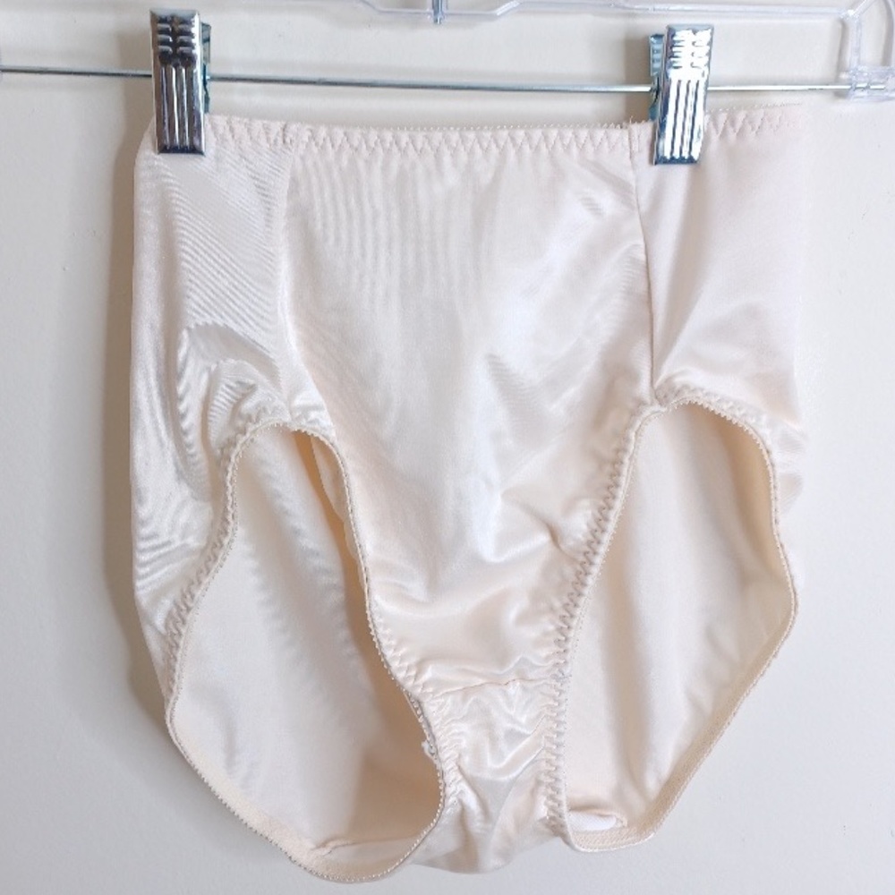 FLEXEES 5044 Signature Waist Band Firm Control High-Cut Brief Girdle Pantie.